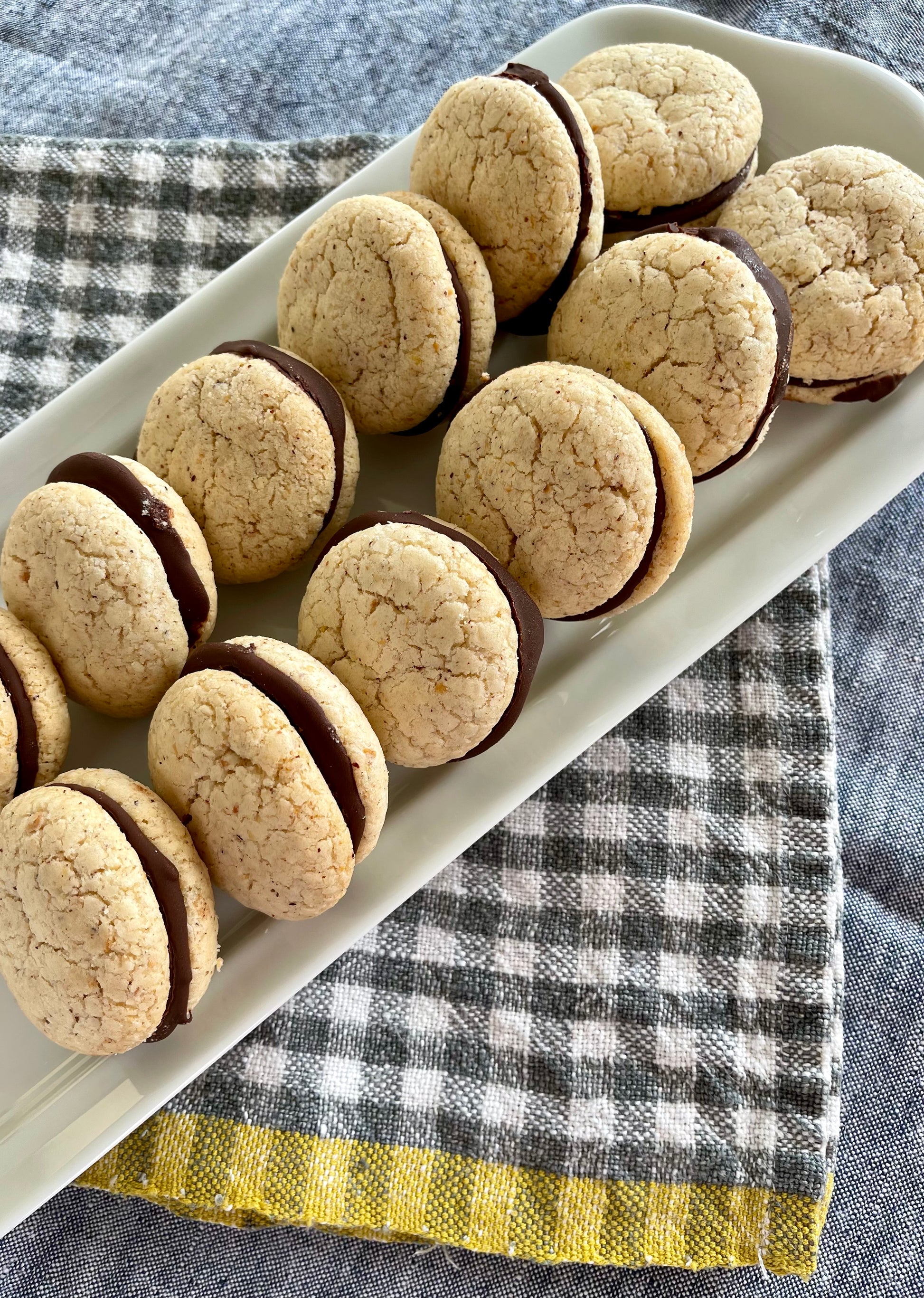 Lady Kiss Cookies image 0